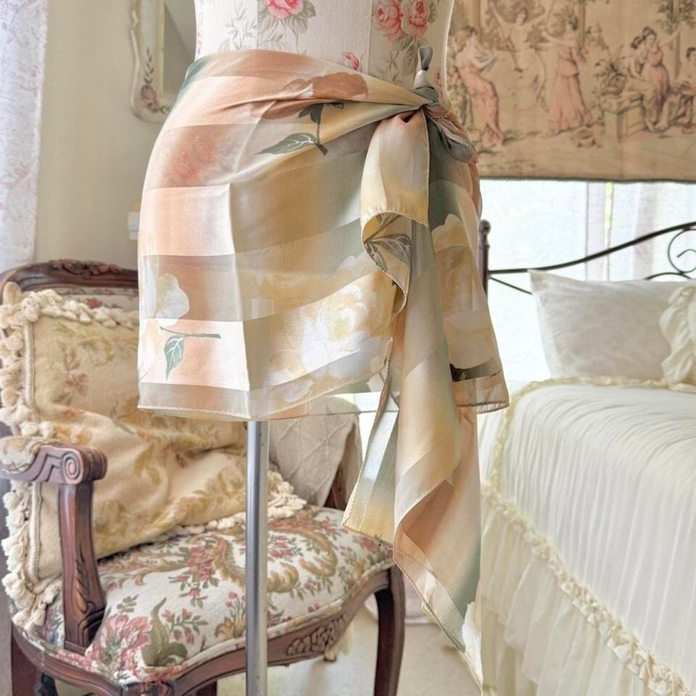 vintage floral‎ scarf